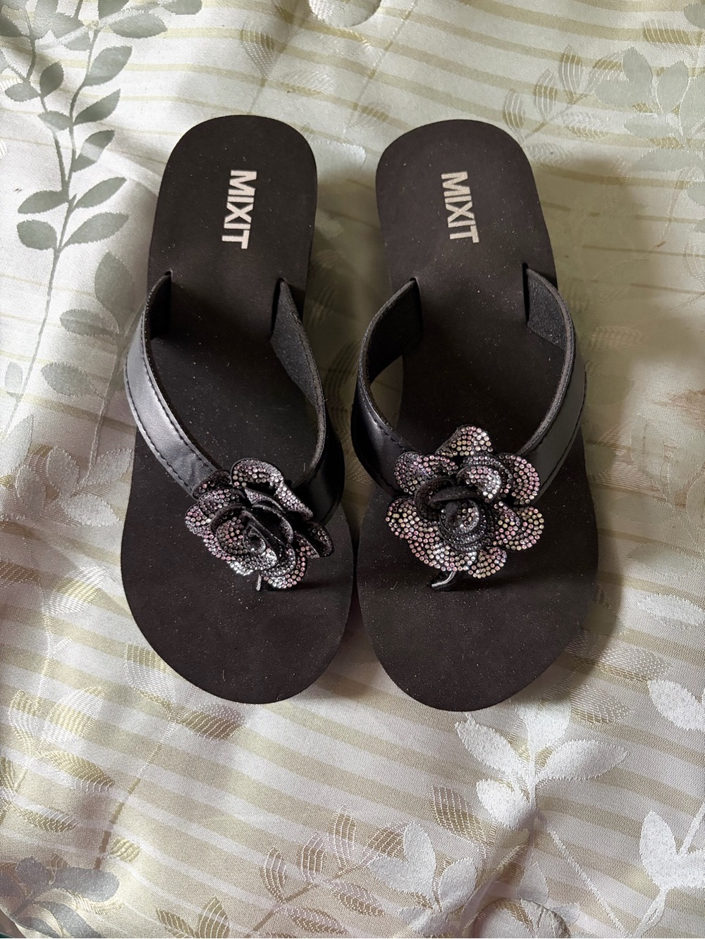 Mixit Black Floral Rhinestone Womenβs Flip Flop Sandals